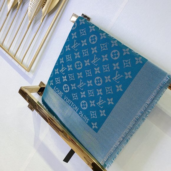💎✨AUTHENTIC✨💎Louis Vuitton scarf - Picture 3 of 5